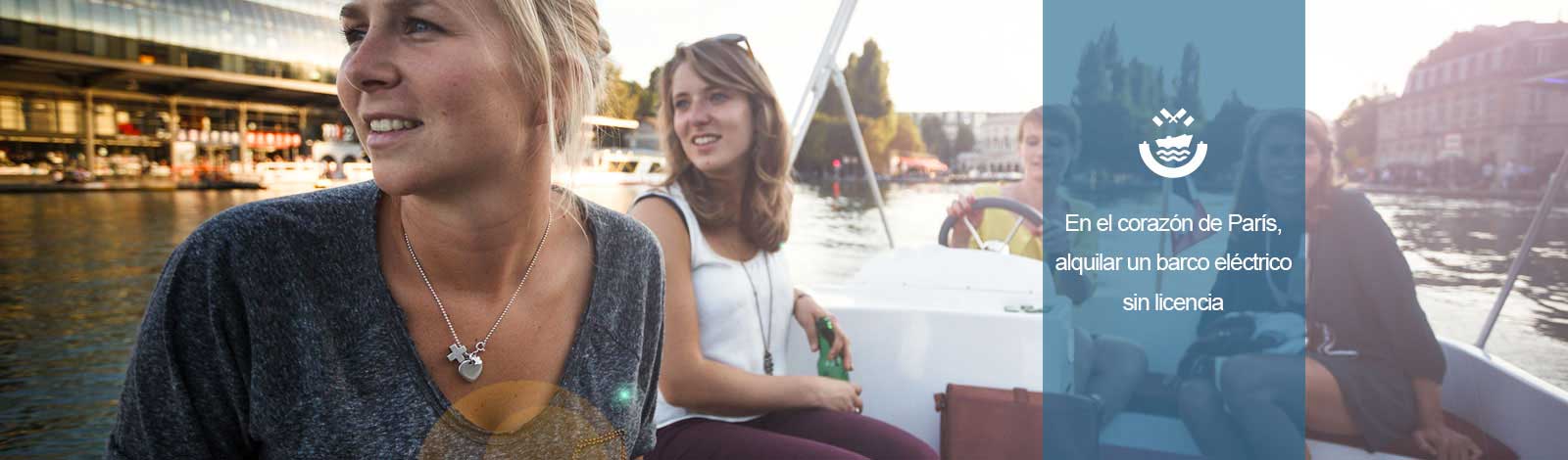 Niñas en barco sobre la cuenca de la Villette