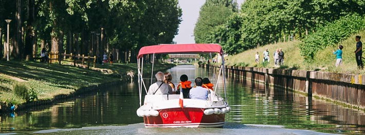 alquiler de barcos sin permiso para un paseo sobre el canal de l’Ourcq