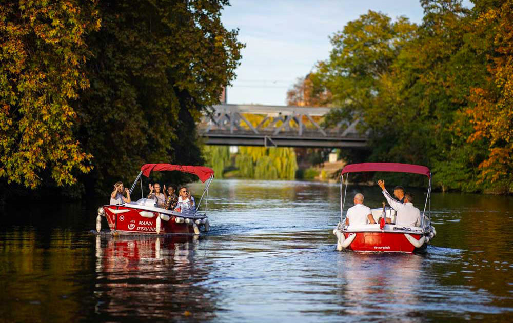 Es hora de dar un paseo por la naturaleza en barco eléctrico Marin d'Eau Douce